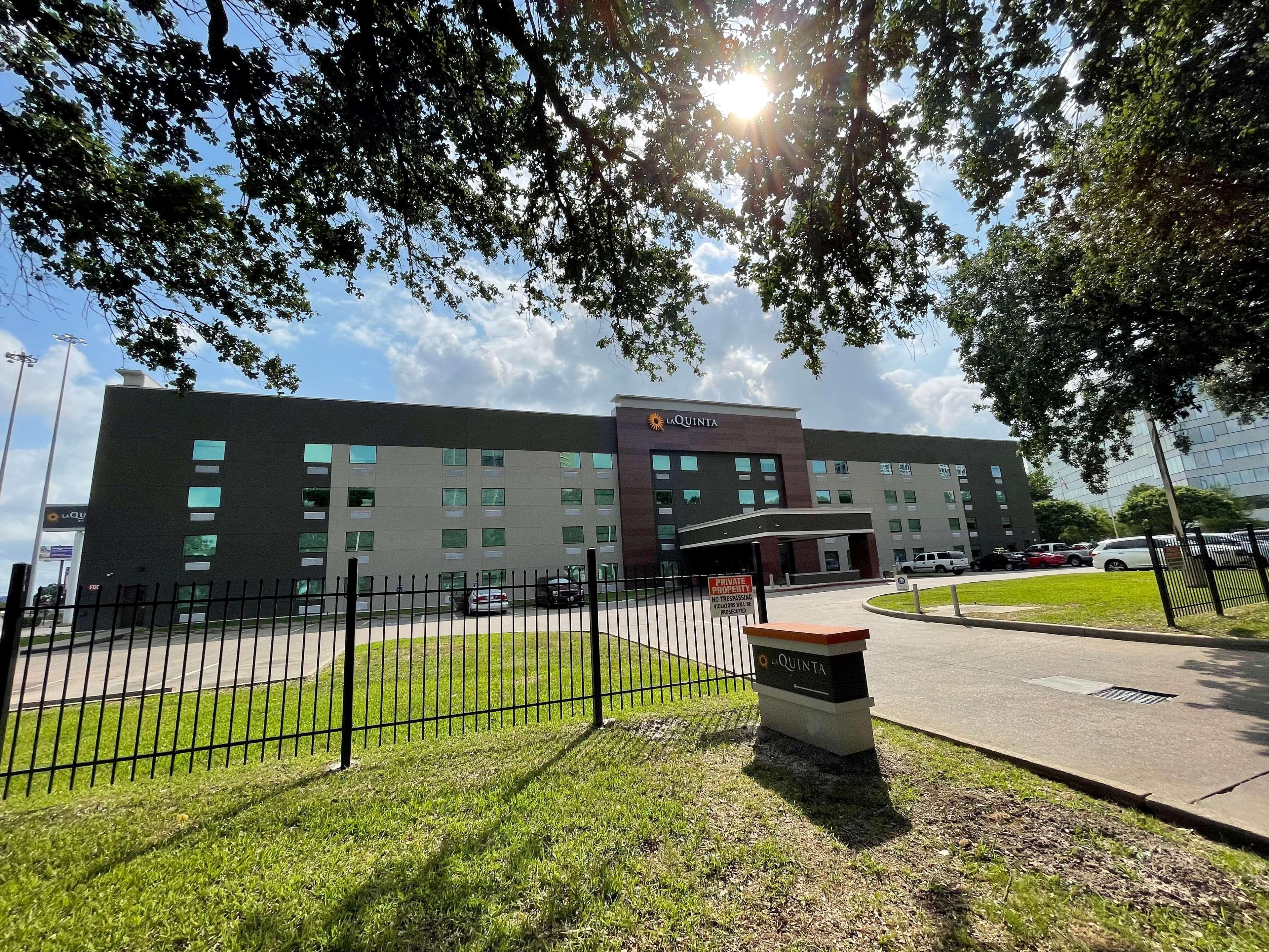 La Quinta By Wyndham Houston Southwest Hotell Exteriör bild